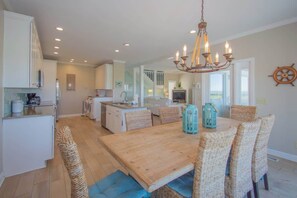 Dining - 355 Ocean Point Drive (Fripp Island)