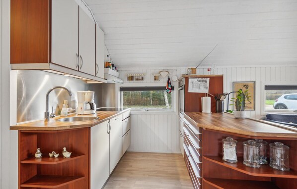 Fridge, microwave, dishwasher, coffee/tea maker