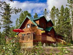 Exterior - Springhills Chalet @ Hot Springs (Whitehorse)