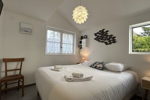 2 bedrooms, WiFi, bed sheets