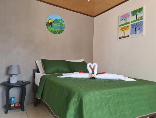 1 chambre, accès au Wi-Fi (inclus), literie fournie