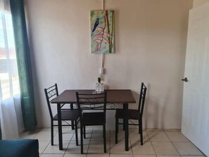 Dining - Apartmenta Guayabon #4 in La Fortuna, Arenal Volcano La Fortuna (Provincia de Alajuela)