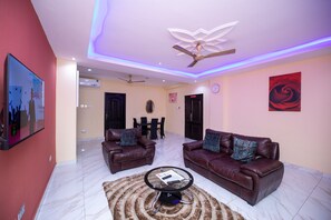 Smart TV, fireplace, video games
