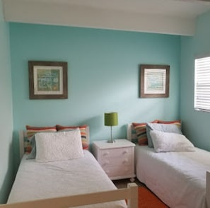 2 dormitorios, tabla de planchar con plancha, wifi y ropa de cama