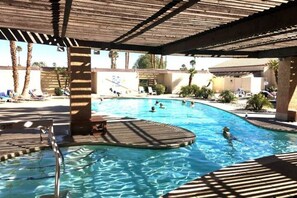 Udendørs pool, opvarmet pool
