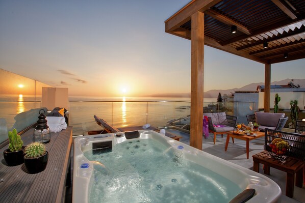 Honeymoon Villa | Terrace/patio