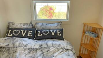 1 bedroom, free WiFi, bed sheets