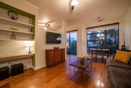 Quaint Studio in First Ward
