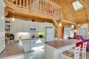 Fridge, microwave, oven, stovetop - Frye Island Family Cabin with Lake & Beach Access! (Frye Island)