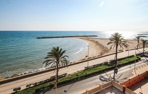 Beach nearby - Awesome apartment in Cunit with WiFi (Cunit)
