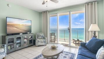 智能電視、DVD 播放機、書籍、音響