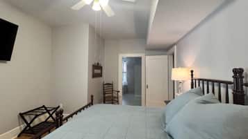 4 bedrooms, iron/ironing board, travel crib, free WiFi