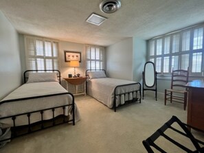 4 Schlafzimmer, Bügeleisen/Bügelbrett, Reisekinderbett, kostenloses WLAN