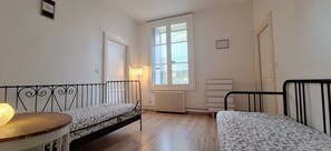 3 sovrum, skrivbord, strykjÀrn/strykbrÀda och resesÀng