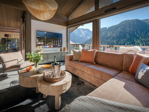 Chalet Amarou - mountain stay for 6 with hot tub in Châtel - OVO Network