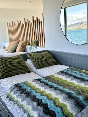 5 bedrooms, free WiFi, bed sheets
