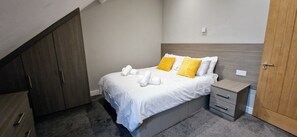 3 dormitorios, tabla de planchar con plancha, wifi y ropa de cama