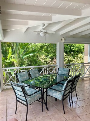 Outdoor dining - Carpe Diem - A comfortable place where you feel good ! (Jessups)