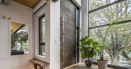 Sunrise View/Spa-Inspired Guest Suite - Halifax Home