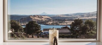 E+H House-Views! Fast Wifi & Pet friendly!