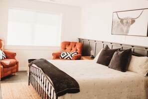 4 habitaciones, tabla de planchar con plancha, cuna de viaje y wifi 