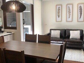 Dining - Lakefront apartment in Pucón with private beach and Luxury Club House (Pucon)