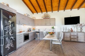 Kühlschrank, Ofen, Herdplatte, Geschirrspüler