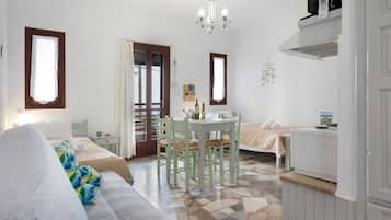 1 habitación, tabla de planchar con plancha, wifi gratis y ropa de cama