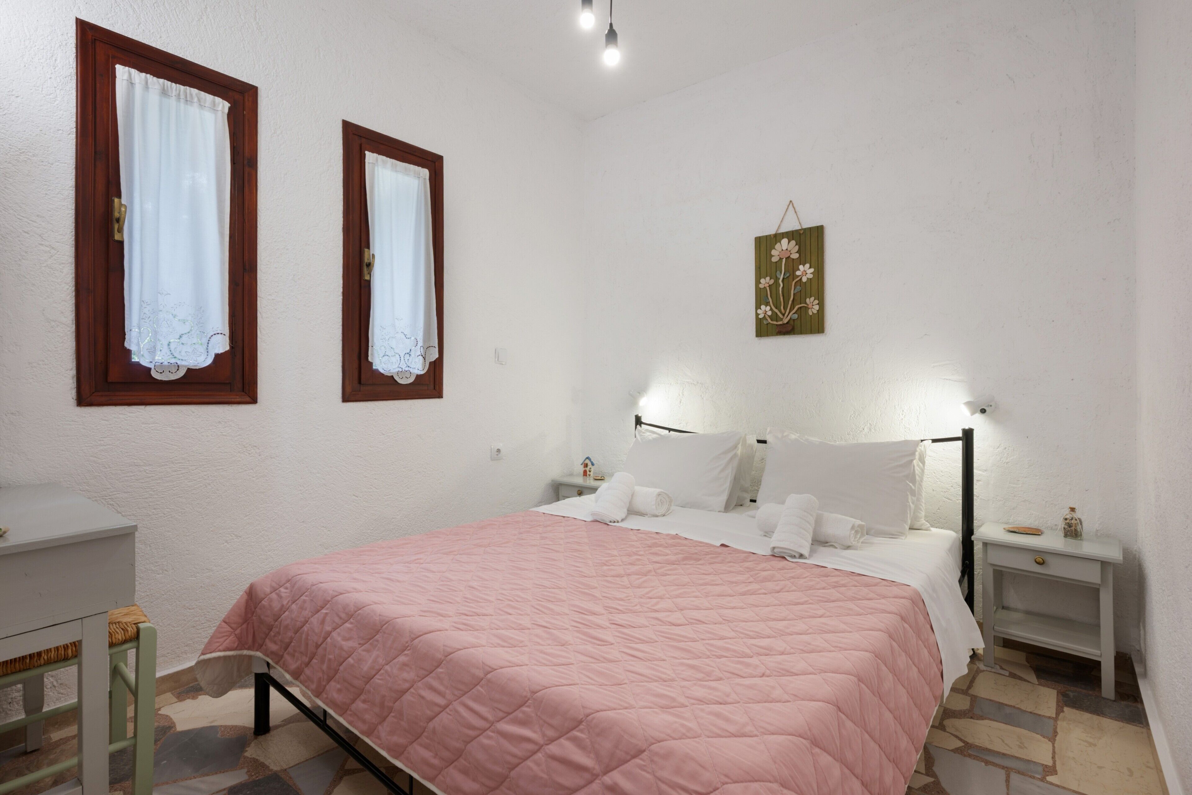 1 chambre, fer et planche à repasser, Wi-Fi gratuit, draps fournis