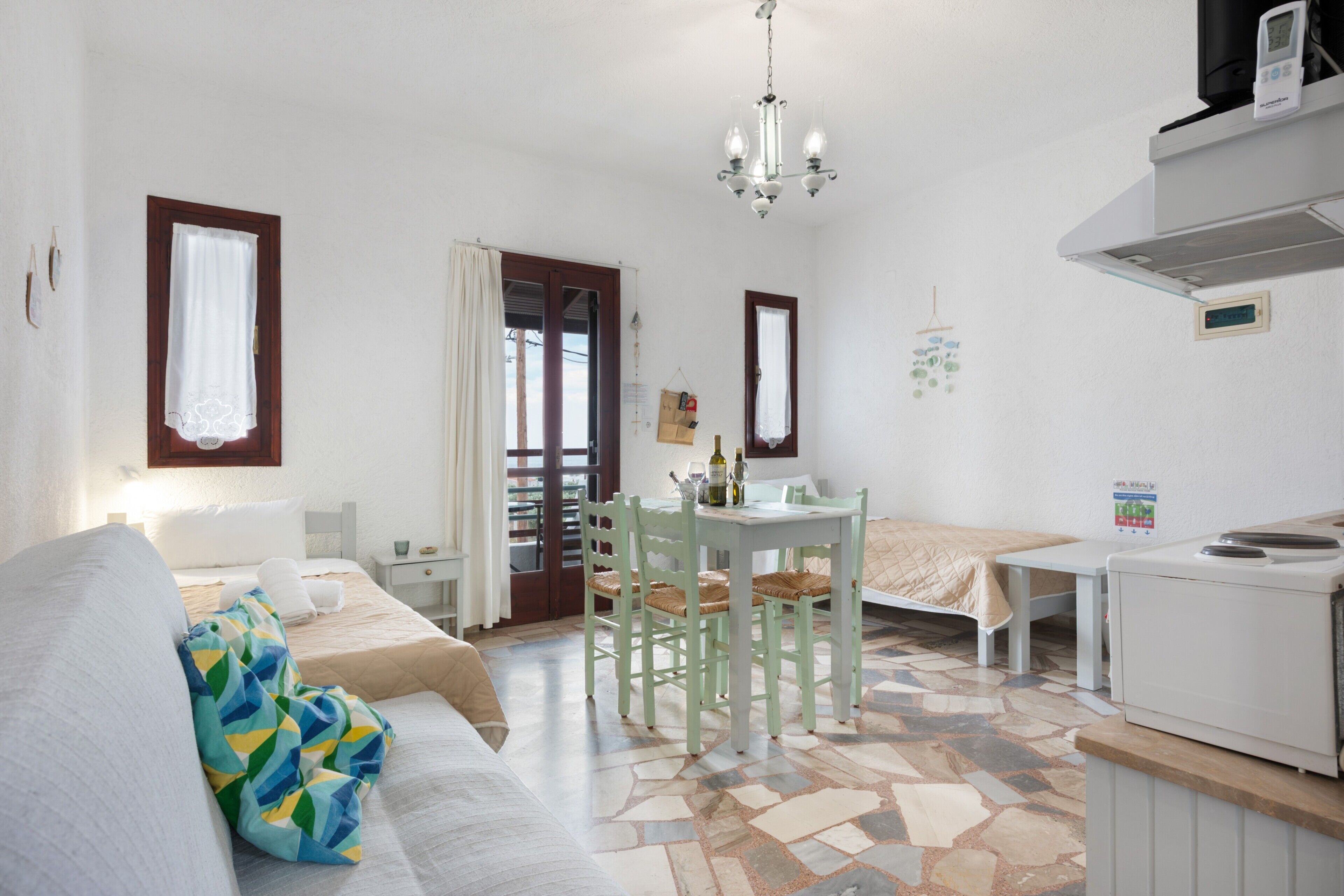 1 habitación, tabla de planchar con plancha, wifi gratis y ropa de cama 