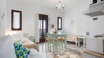 1 habitación, tabla de planchar con plancha, wifi gratis y ropa de cama