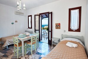 1 bedroom, iron/ironing board, free WiFi, bed sheets - Apartment In A Hotel 'with Sea View-Creta' with Sea View, Wi-Fi and Air Conditioning (Ferma)