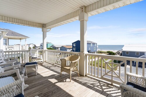 Oceanview 6 Bedroom, Saltwater Pool, Ping Pong-Linens included, Views!
