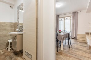 Dining - Holiday Home 'Casavacanzefranca - 12' with Balcony, Wi-Fi and Air Conditioning (terrasini)