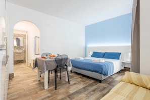 1 chambre, fer et planche à repasser, Wi-Fi gratuit, draps fournis