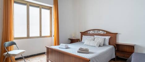 1 chambre, literie fournie