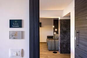 Interior - Holiday Apartment "La Brisa - Levante" with Private Terrace, Private Whirlpool & Wi-Fi (Capo d'orlando)