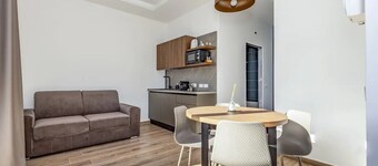 Holiday Apartment "La Brisa - Maestrale' with Mountain View, Private Terrace & Wi-Fi