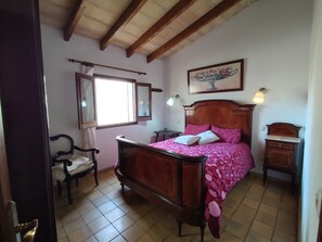 4 bedrooms, iron/ironing board, free WiFi, bed sheets - Vacation Home "Can Marinero" with Private Garden, Balcony & Wi-Fi (Porto Cristo)