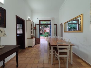 Dining - Vacation Home "Can Marinero" with Private Garden, Balcony & Wi-Fi (Porto Cristo)