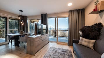 Fernseher, Tischtennisplatte