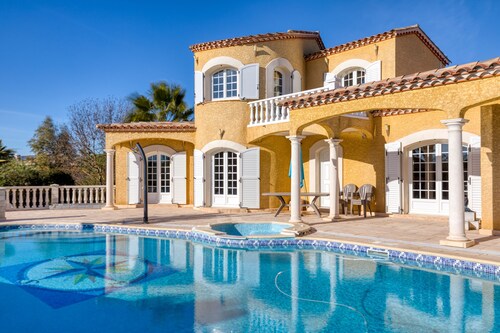 Holiday Apartment 'Madrague St Vincent B' with Balcony, Shared Pool and Wi-Fi