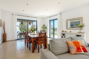 TV, table tennis - Villa "Can Baltasar" with Mountain View, Private Pool & Wi-Fi (Santanyi)