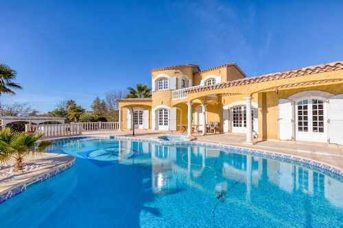 Appartement 'La Madrague St Vincent Apt A' avec piscine, Wi-Fi et climatisation