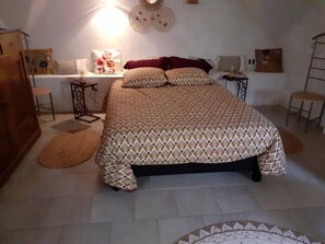 1 bedroom, iron/ironing board, free WiFi, bed sheets