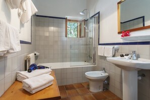 تجهيزات دش، مجففات شعر، مناشف