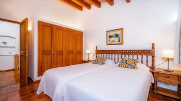 4 habitaciones, tabla de planchar con plancha y wifi gratis