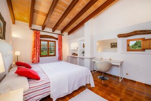 4 chambres, fer et planche à repasser, Wi-Fi gratuit, draps fournis