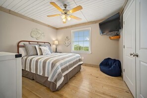 3 bedrooms, WiFi, bed sheets