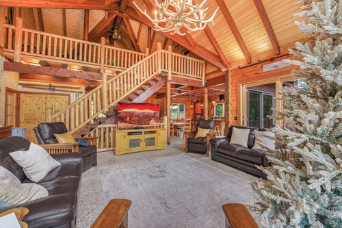 Mountain Home in Ellicottville - Close to Village